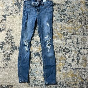 Hollister women’s jeans size 3R 26/28